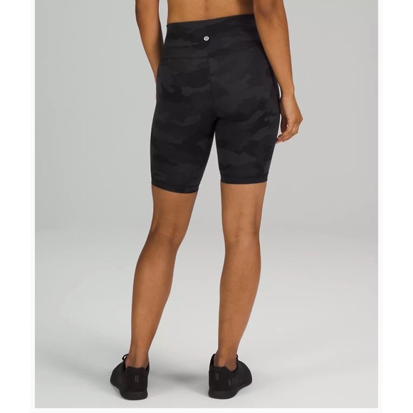 NWOT lululemon Wunder Train Hi-Rise Shorts 8” - Picture 4 of 12